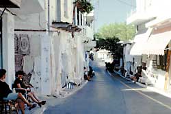 Frauen beim "kl&ouml;hnen"