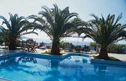 Der sch&ouml;ne Pool von den Triton Appartments