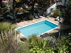 Der großzügige Pool der Villa in Karmi, Karaman